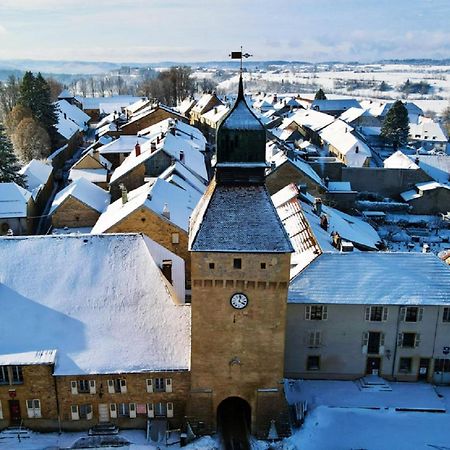 Hotel Les Remparts Nozeroy Exterior photo