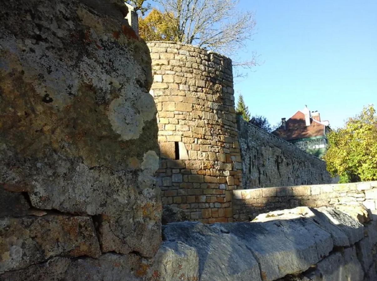 Hotel Les Remparts Nozeroy Exterior photo